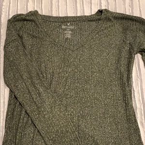 Green loose fitting long sleeve
